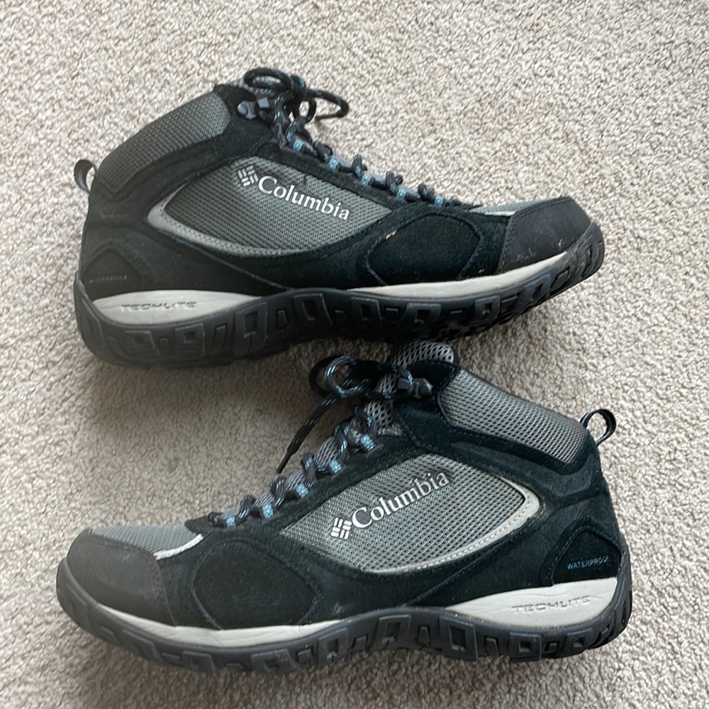 Columbia hiking boots size male 10.5